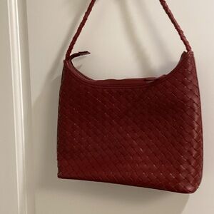 Woven Shoulder Bag in Burgundy Red
Leather